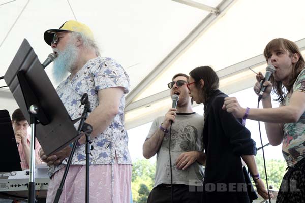 ARIEL PINK'S HAUNTED GRAFFITI AND R. STEVIE MOORE - 2012-05-26 - PARIS - Parc de la Villette - 